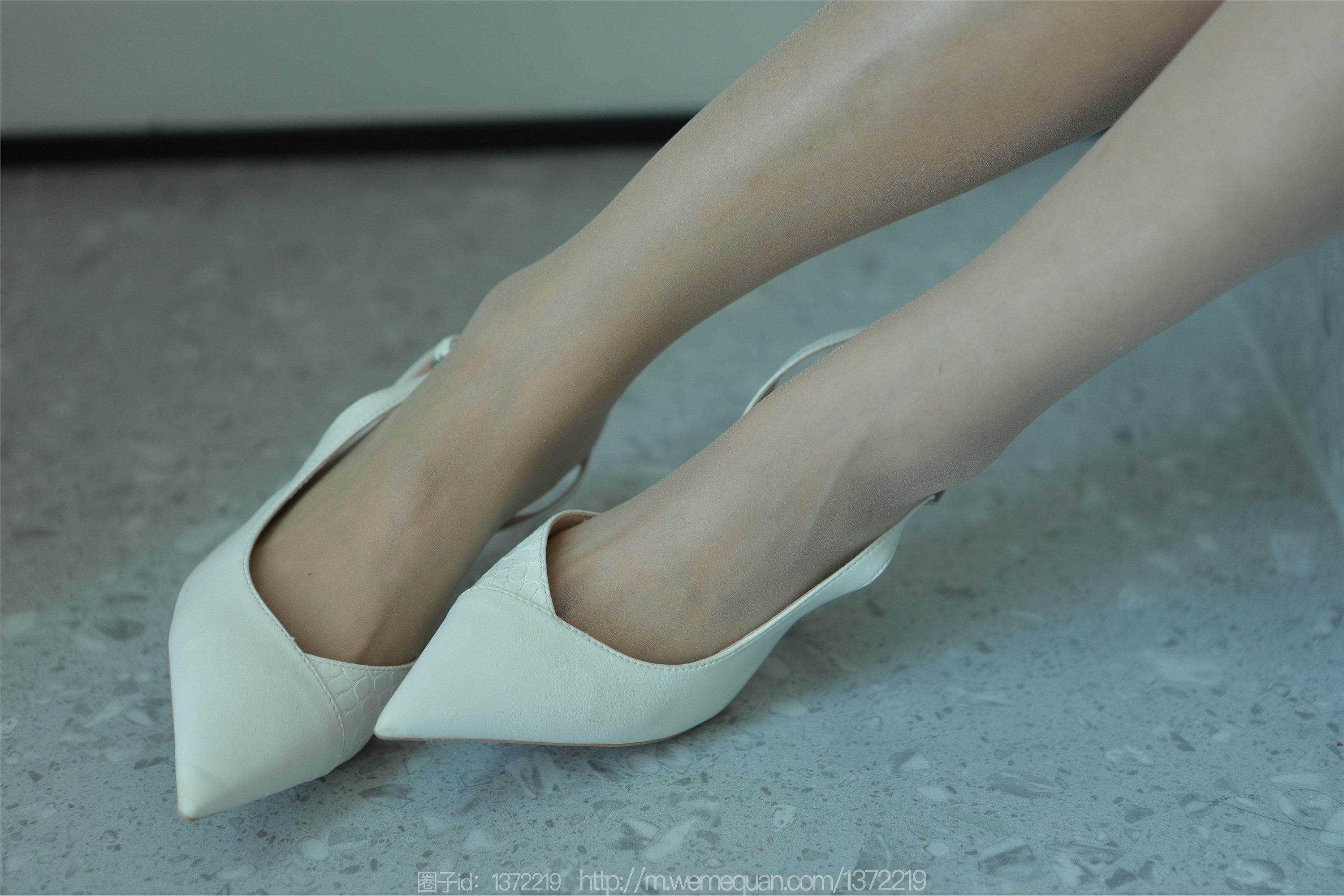 IESS异思趣向  2023.05.14 丝享家 1451 小宝《浅色包臀裙》